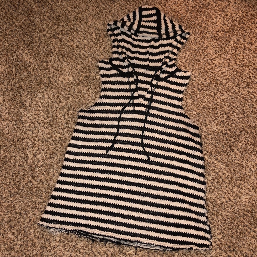 Super cute sleeveless hooded sweater!!!